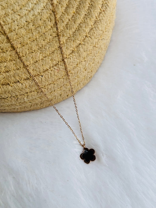 Minimal necklace