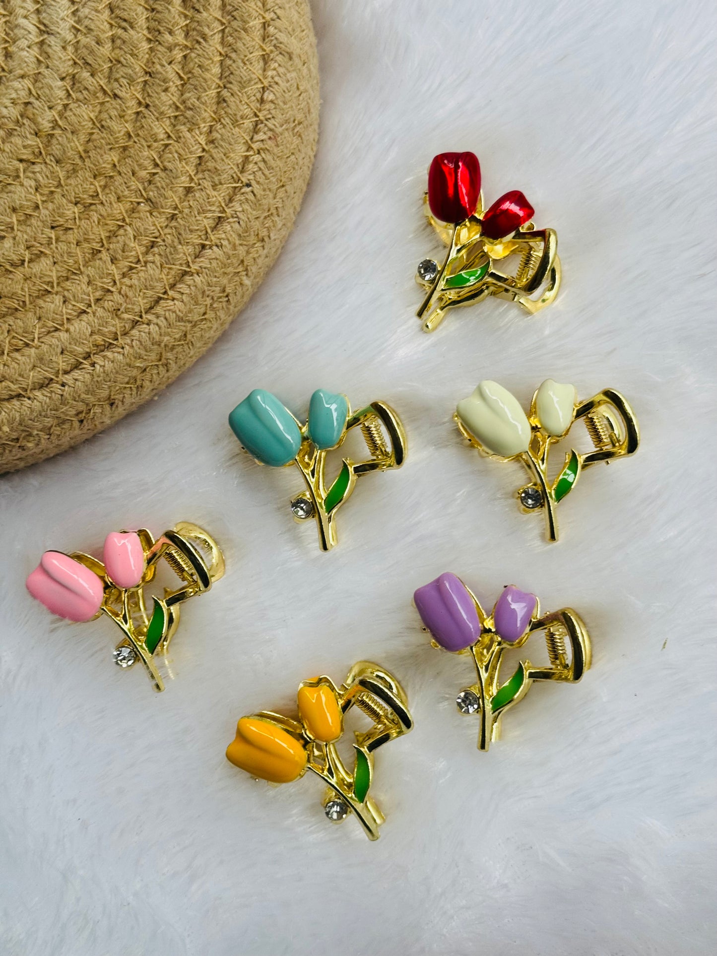 Tulip metal claw