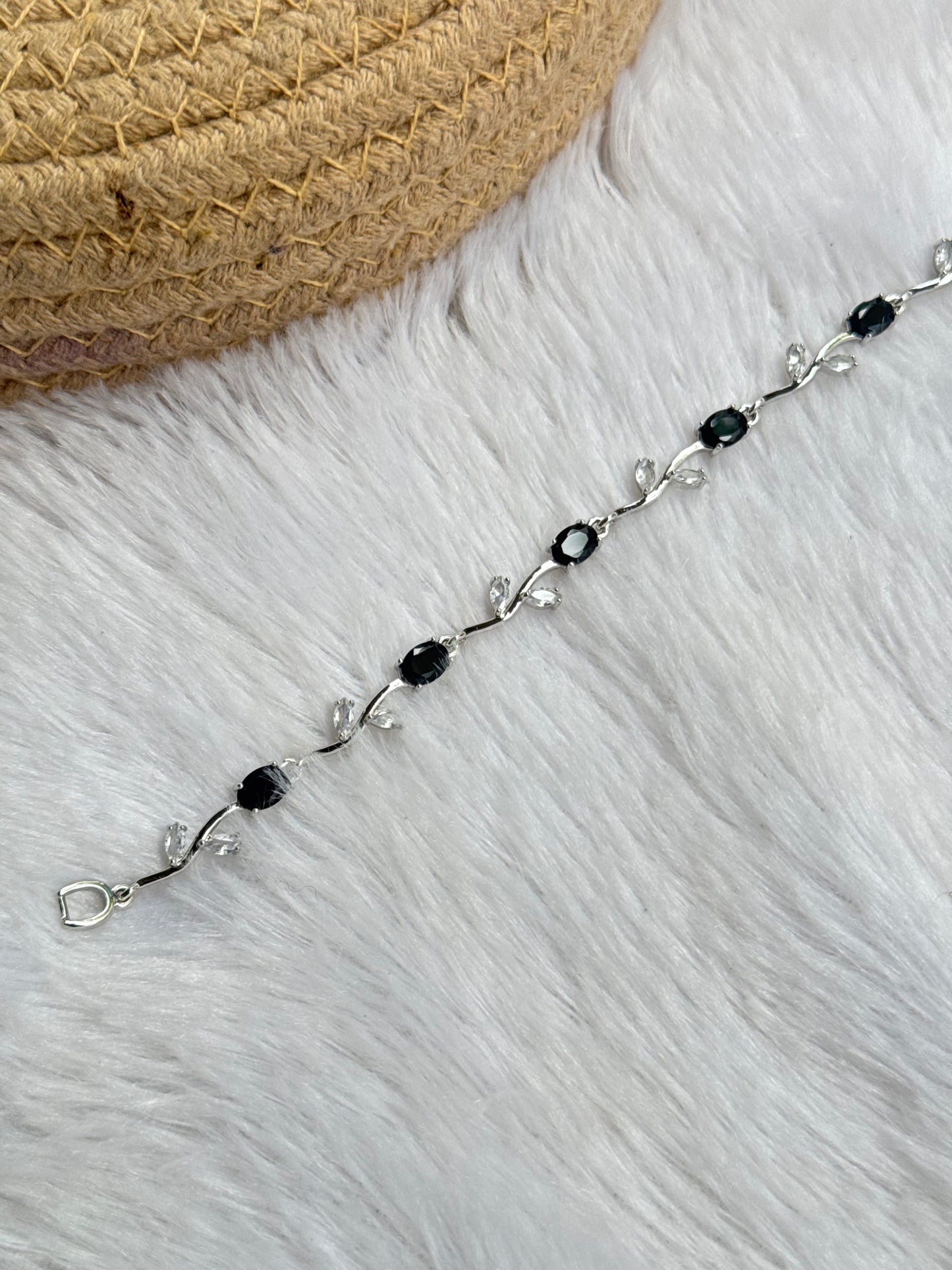 Tulip bracelet