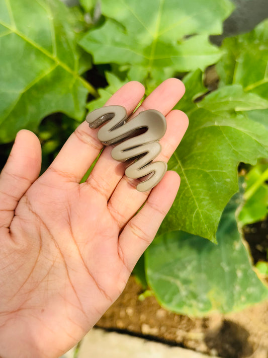 Zigzag claw