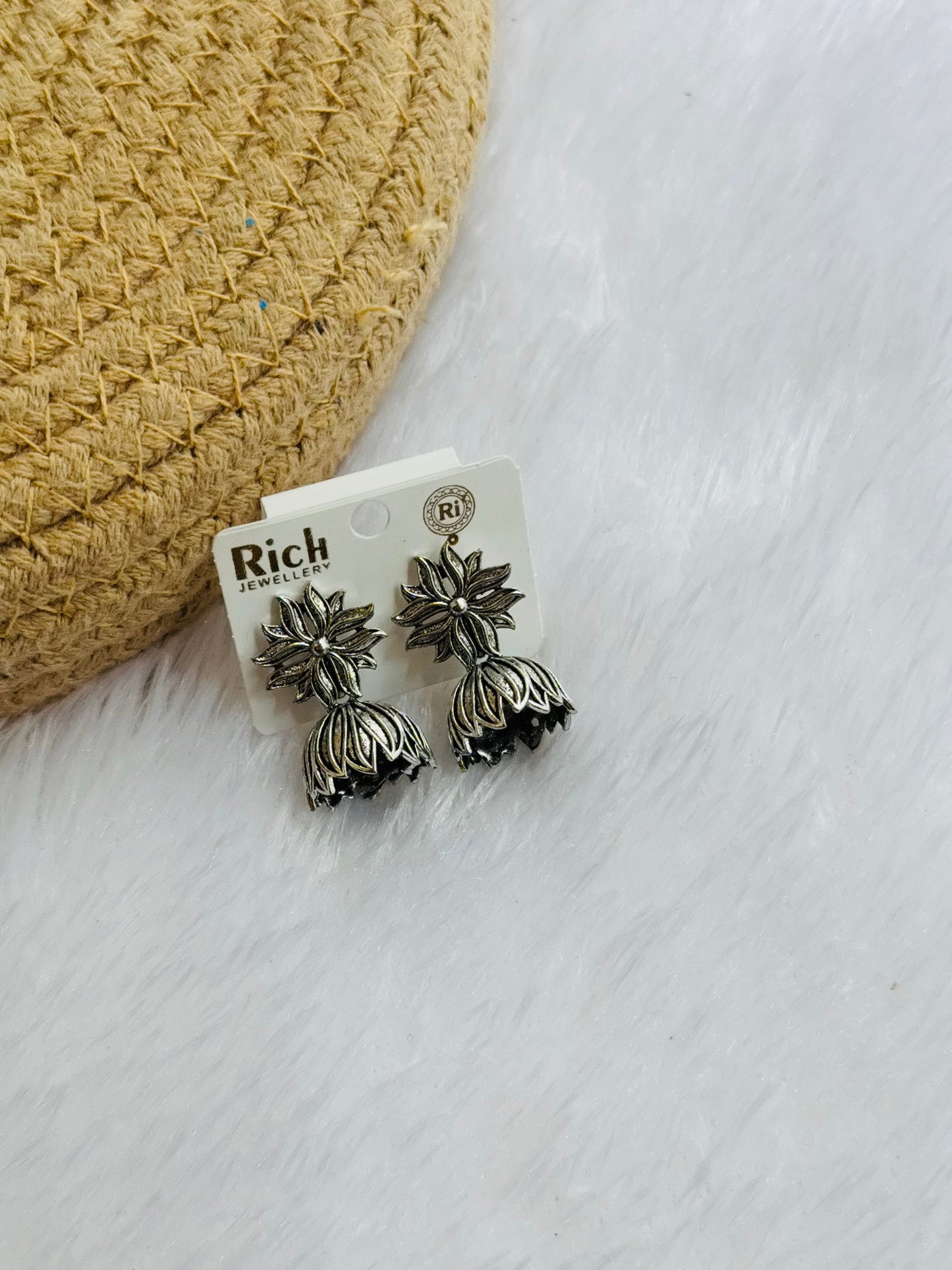 Small jhumka