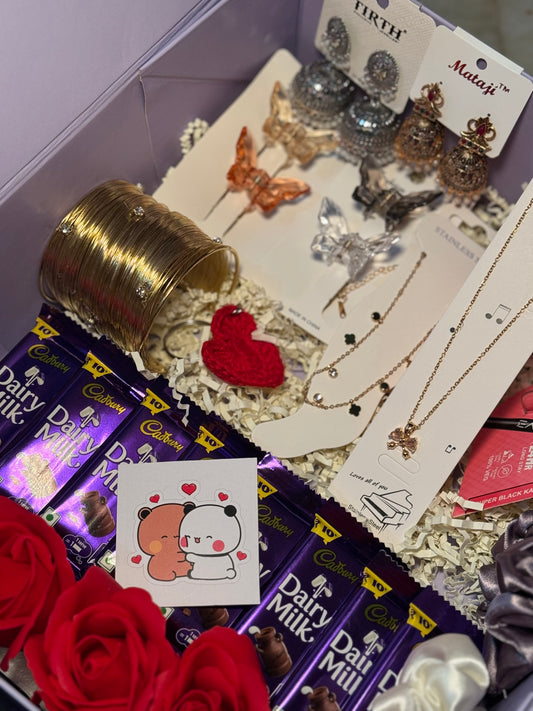 Premium valentine Hamper