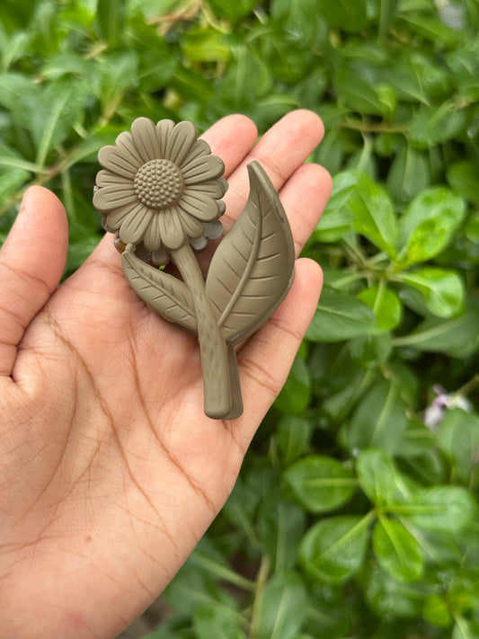Sunflower Claw