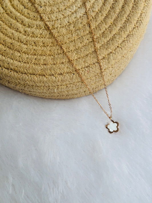 Minimal necklace