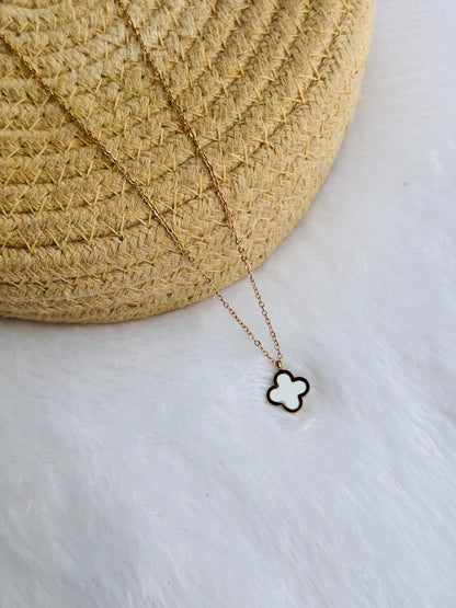 Minimal necklace